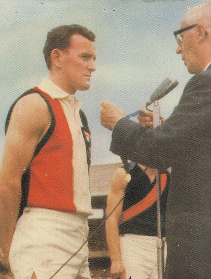 Ian Stewart Receiving the Brownlow Medal